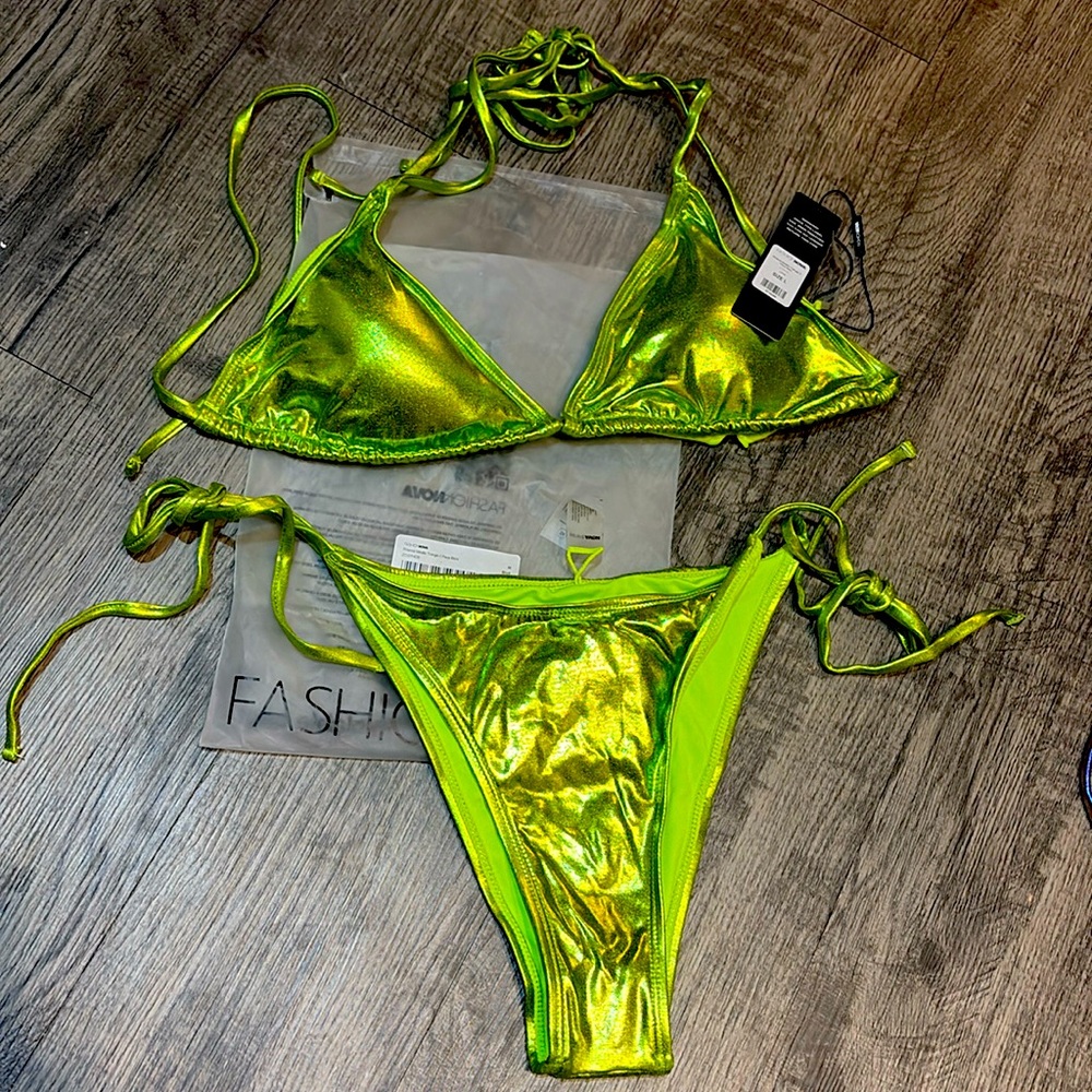 Fashion nova, Rihanna metallic triangle two piece bikini, lime